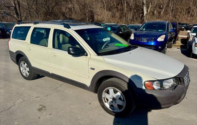 used 2001 Volvo V70 car, priced at $4,650