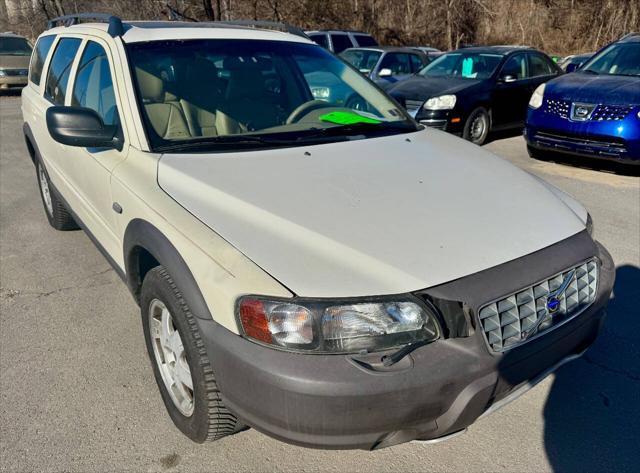 used 2001 Volvo V70 car, priced at $4,650