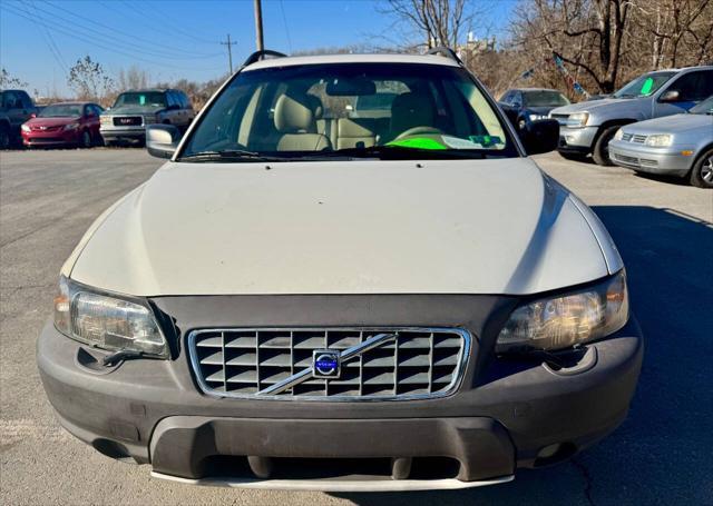 used 2001 Volvo V70 car, priced at $4,650