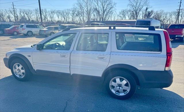 used 2001 Volvo V70 car, priced at $4,650