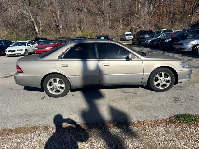 used 2001 Lexus ES 300 car, priced at $3,955