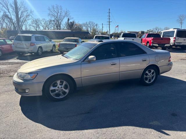 used 2001 Lexus ES 300 car, priced at $3,955