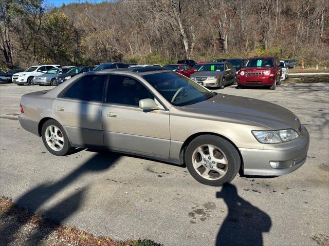 used 2001 Lexus ES 300 car, priced at $3,955