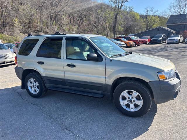 used 2005 Ford Escape car, priced at $3,650