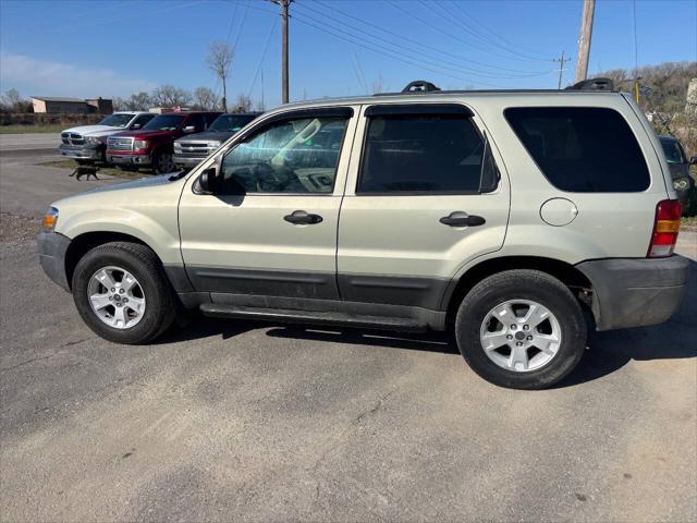 used 2005 Ford Escape car, priced at $3,650