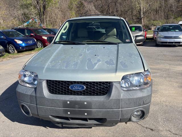 used 2005 Ford Escape car, priced at $3,650