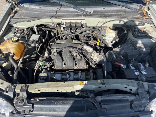 used 2005 Ford Escape car, priced at $3,650