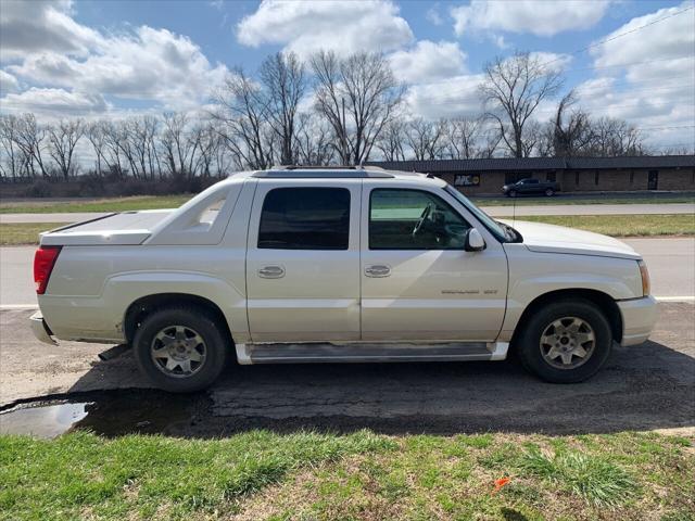 used 2005 Cadillac Escalade EXT car, priced at $7,450