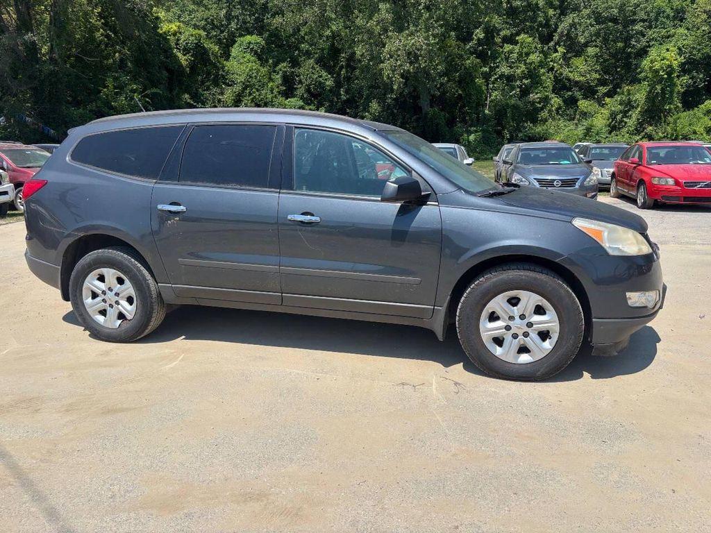 used 2011 Chevrolet Traverse car, priced at $2,950