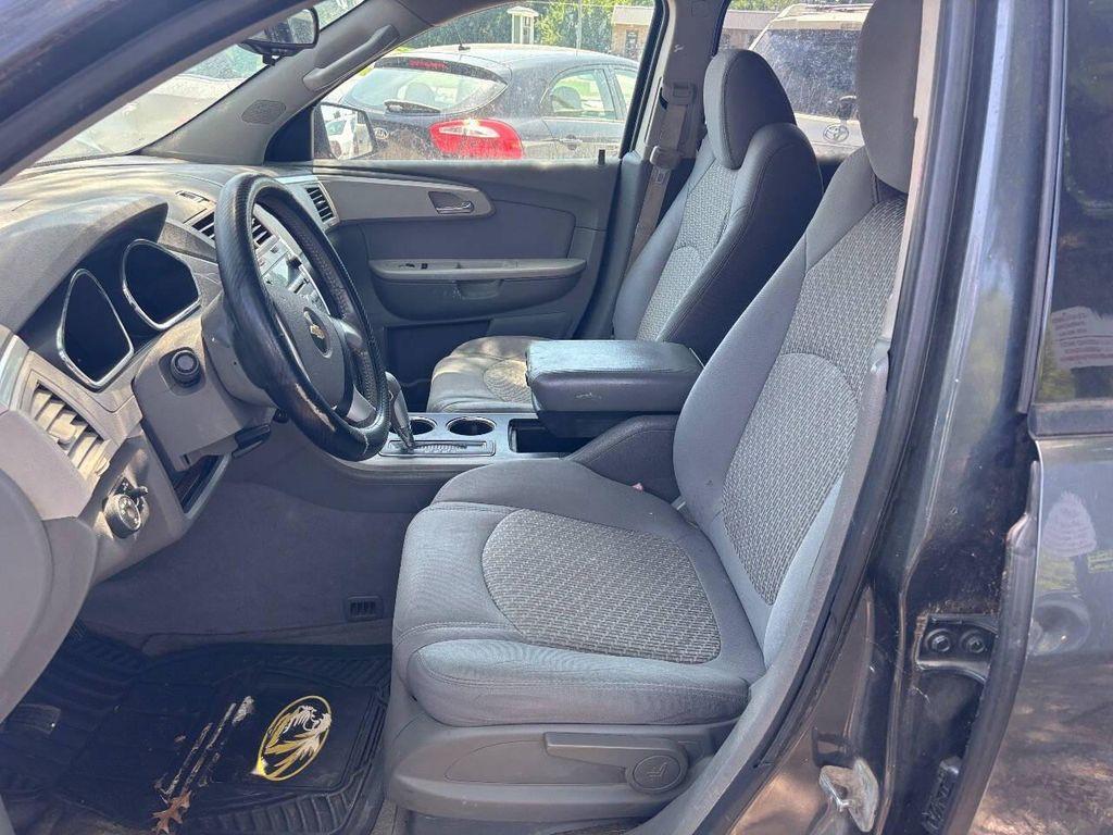 used 2011 Chevrolet Traverse car, priced at $2,950