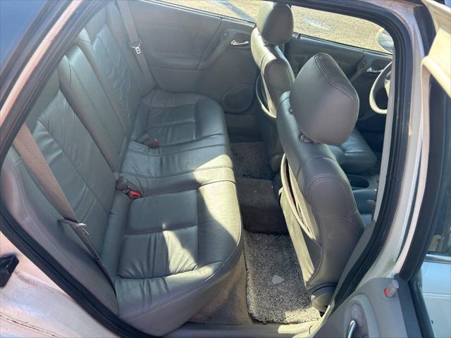 used 2001 Saturn L car, priced at $3,650