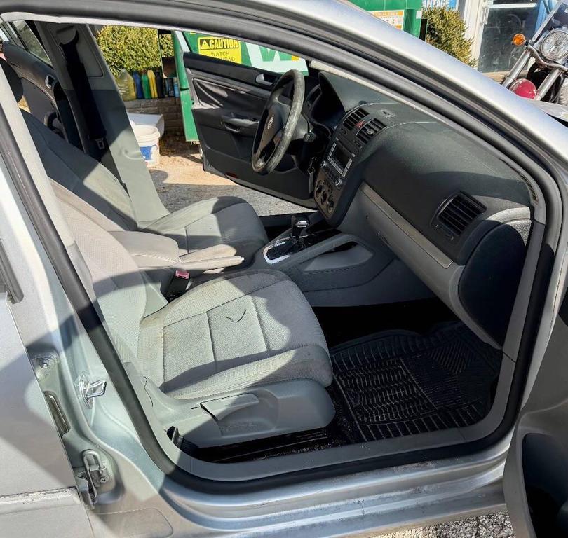 used 2009 Volkswagen Rabbit car, priced at $5,450