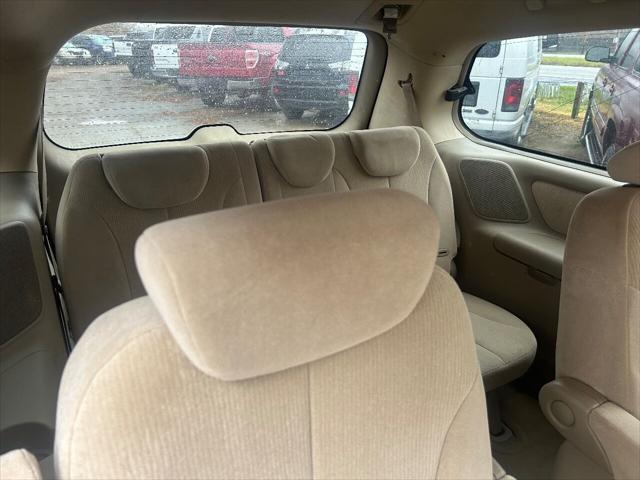 used 2006 Kia Sedona car, priced at $4,500