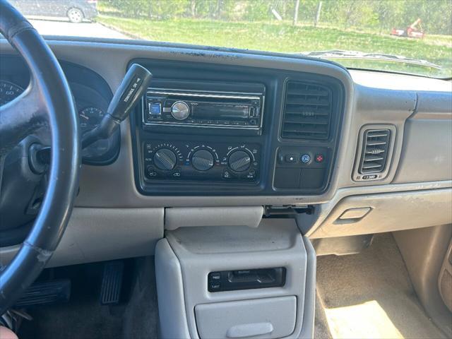 used 2002 Chevrolet Suburban car, priced at $3,950