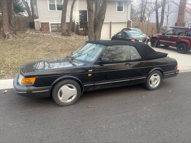 used 1992 Saab 900 car, priced at $4,450