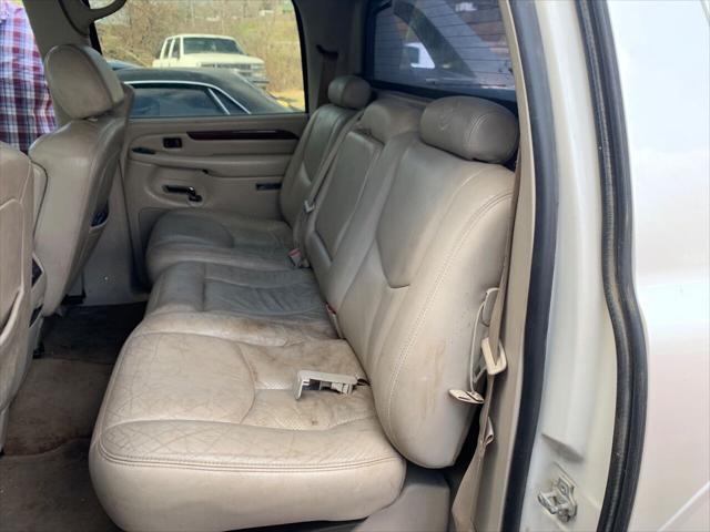 used 2005 Cadillac Escalade EXT car, priced at $7,950