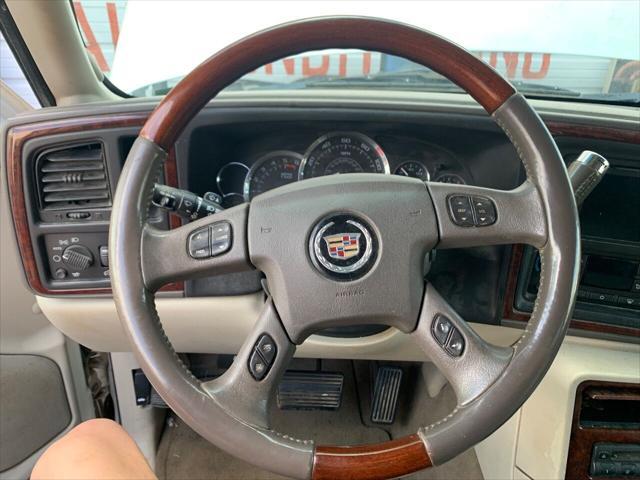 used 2005 Cadillac Escalade EXT car, priced at $7,950