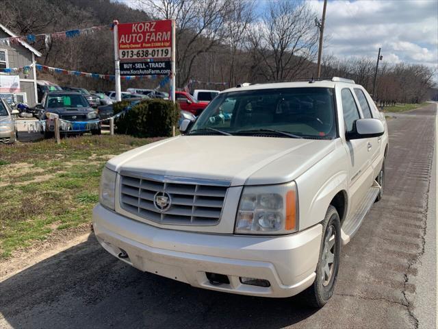 used 2005 Cadillac Escalade EXT car, priced at $7,950