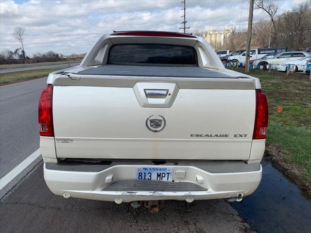 used 2005 Cadillac Escalade EXT car, priced at $7,950