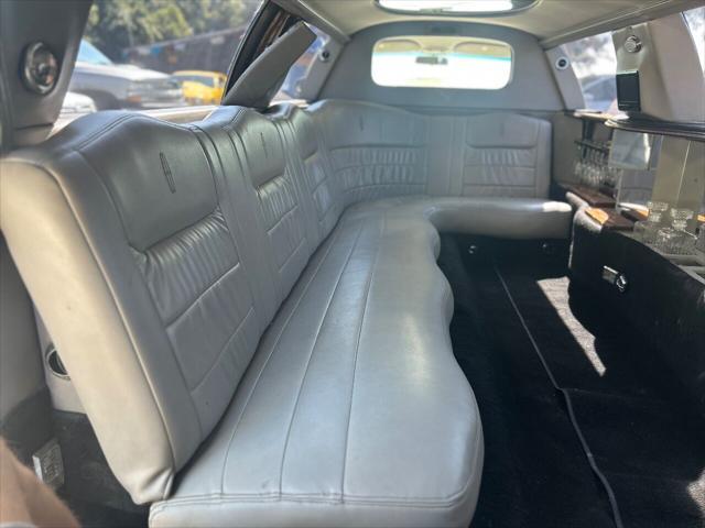 used 1999 Lincoln Town Car car, priced at $5,955