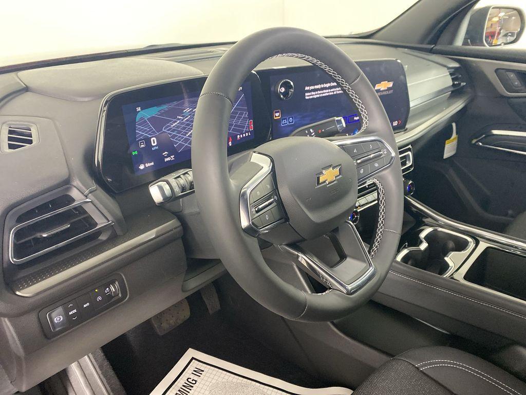 new 2026 Chevrolet Traverse car, priced at $45,615