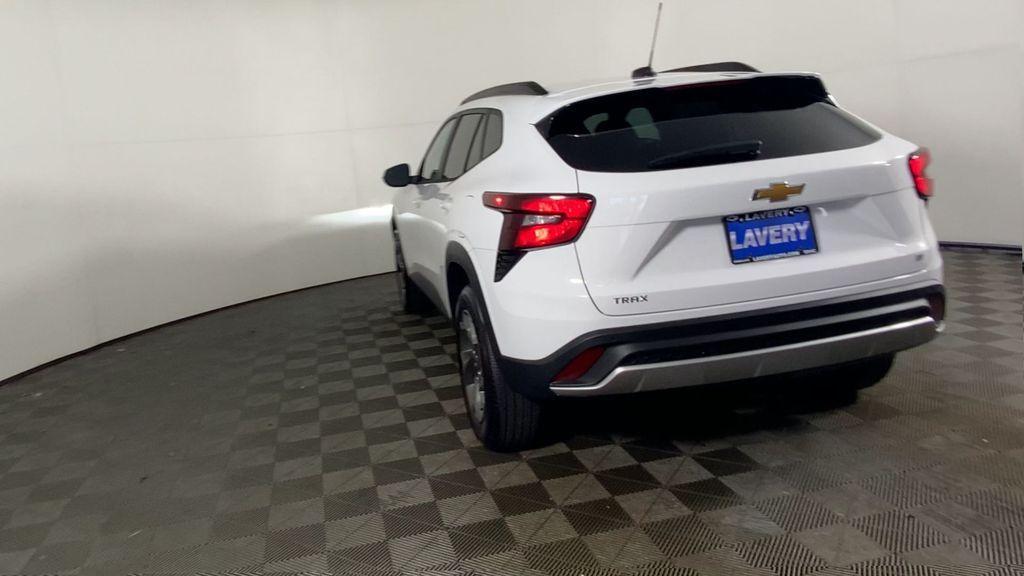 new 2025 Chevrolet Trax car, priced at $25,403