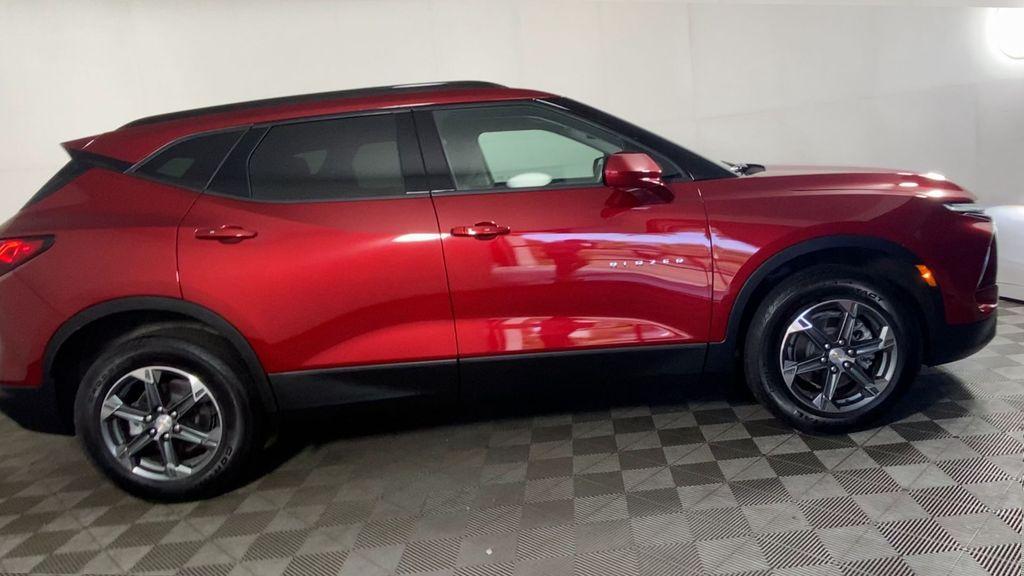 new 2025 Chevrolet Blazer car, priced at $36,454