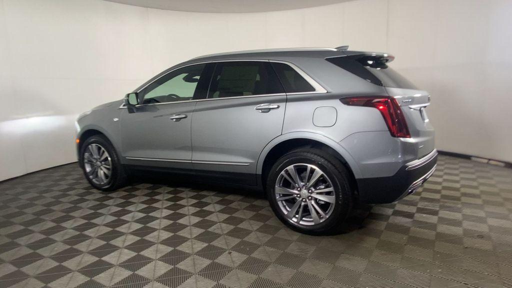 new 2025 Cadillac XT5 car, priced at $55,290