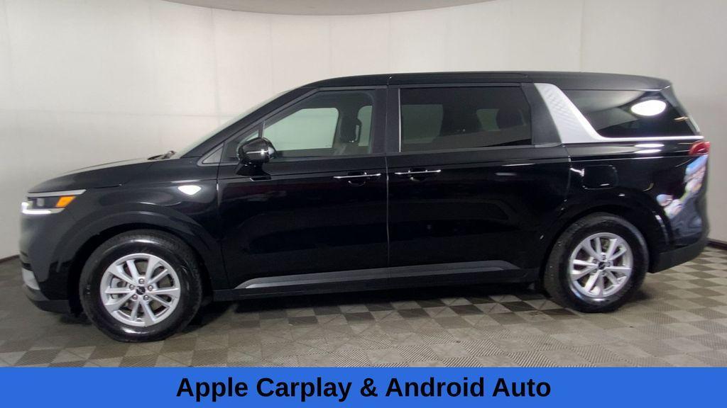 used 2023 Kia Carnival car, priced at $28,000