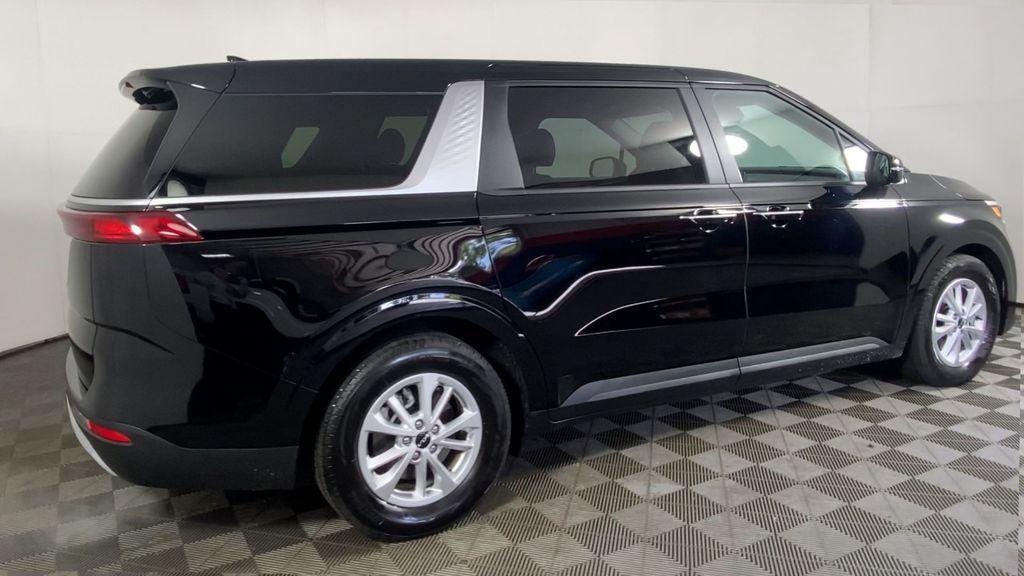 used 2023 Kia Carnival car, priced at $28,000