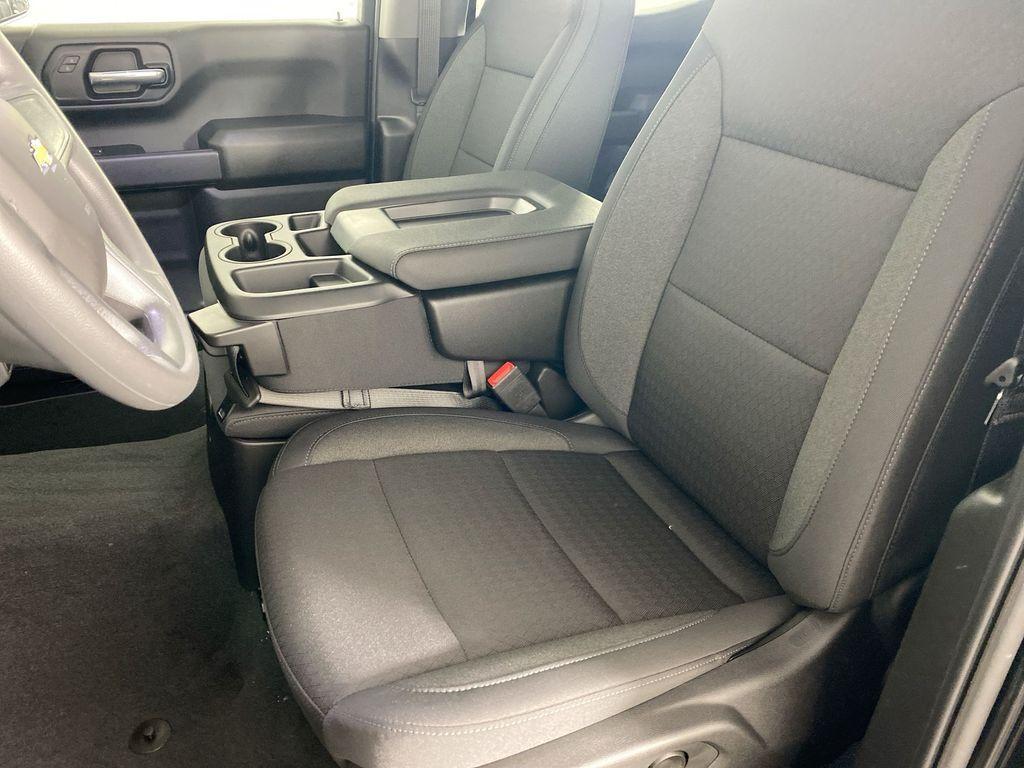 new 2025 Chevrolet Silverado 1500 car, priced at $46,070