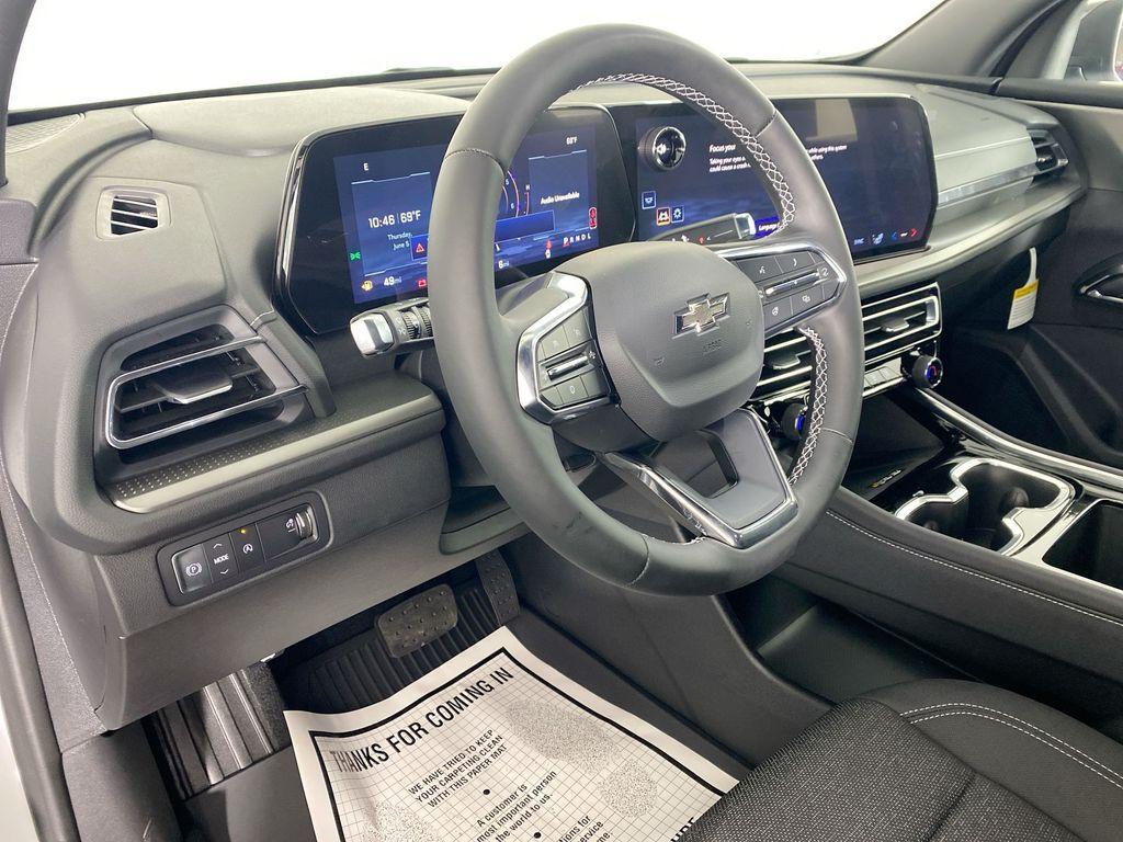 new 2025 Chevrolet Traverse car, priced at $44,830