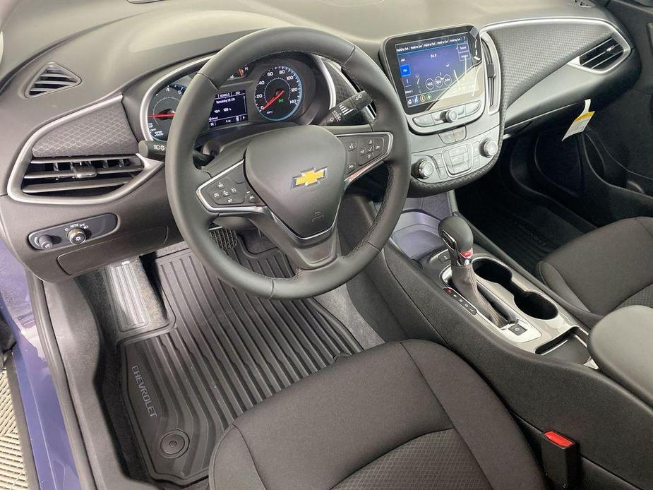 new 2025 Chevrolet Malibu car, priced at $28,420