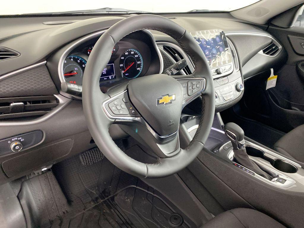 new 2025 Chevrolet Malibu car, priced at $31,740