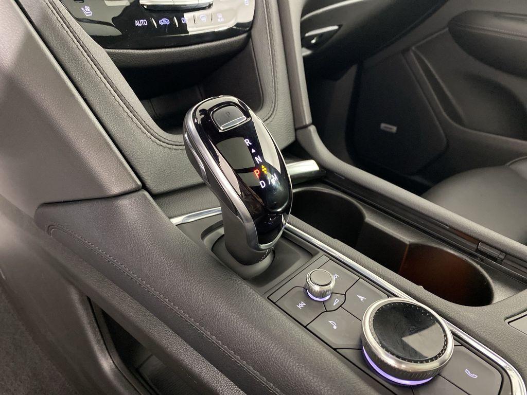 used 2025 Cadillac XT6 car, priced at $54,000