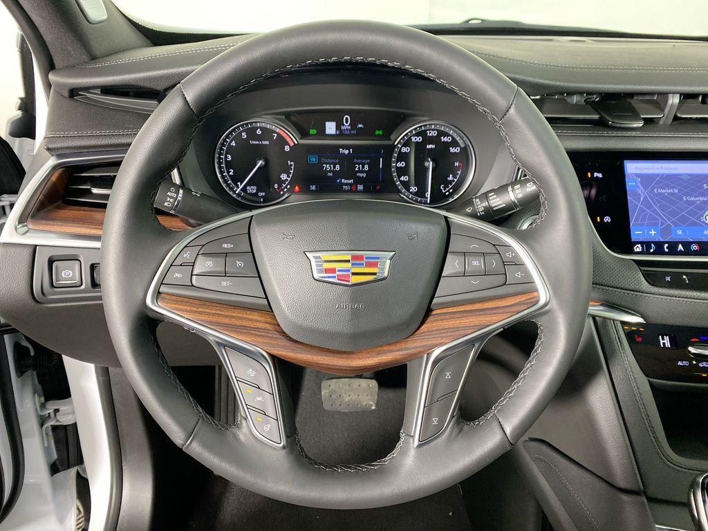 used 2024 Cadillac XT5 car, priced at $42,000