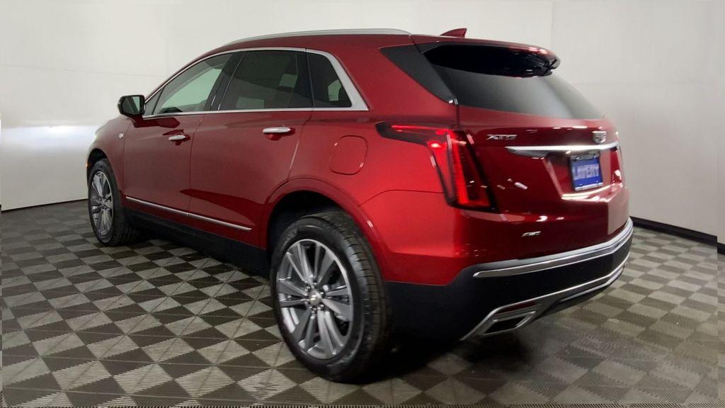 new 2025 Cadillac XT5 car, priced at $57,625