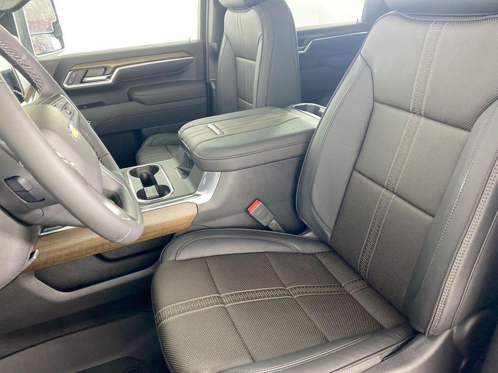 new 2025 Chevrolet Silverado 3500 car, priced at $90,253