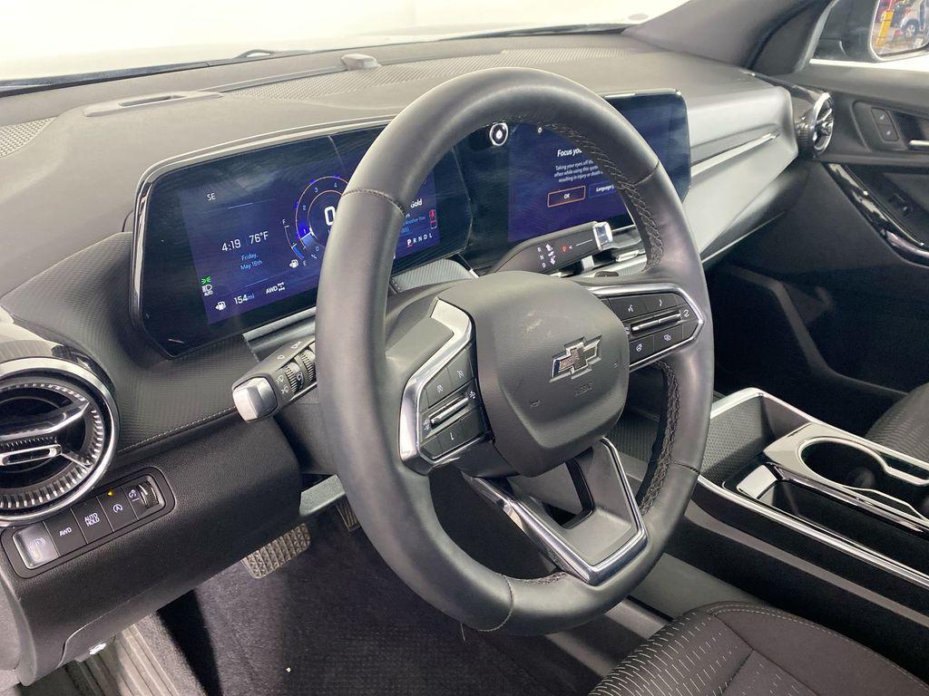 used 2025 Chevrolet Equinox car, priced at $30,500