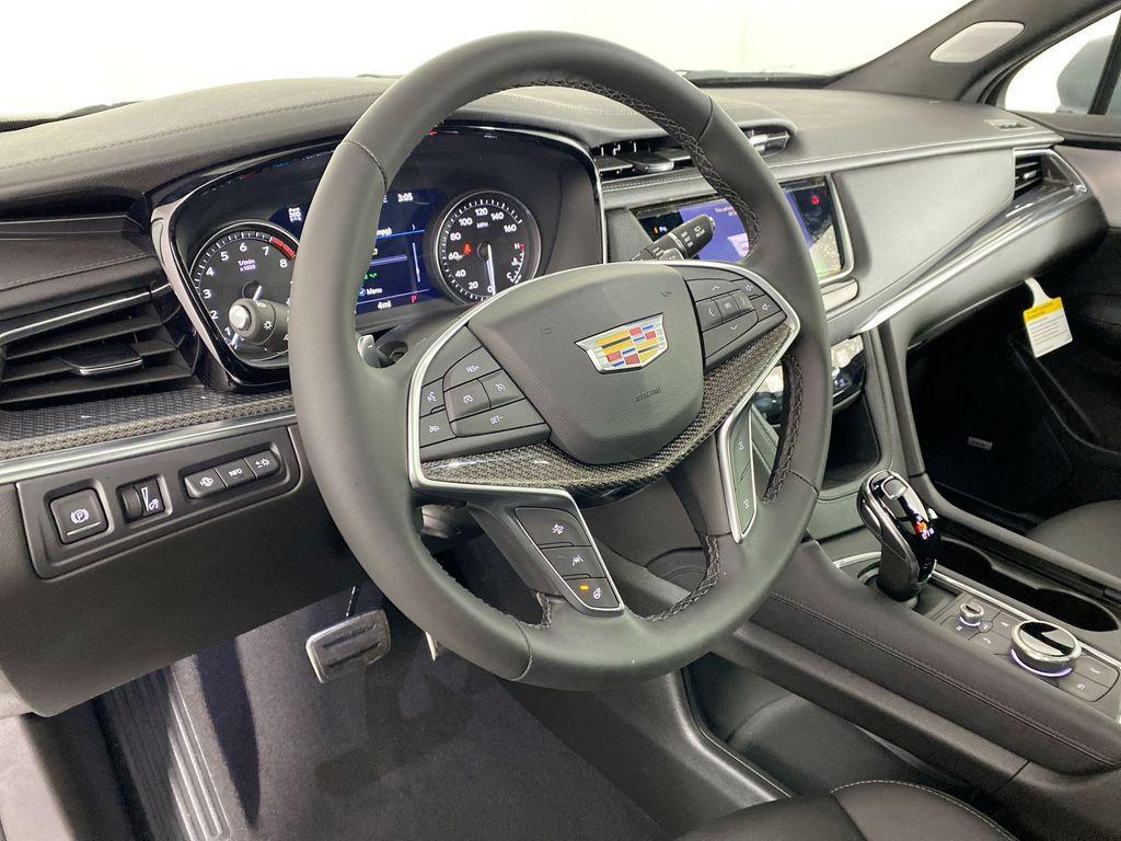 new 2025 Cadillac XT5 car, priced at $61,075