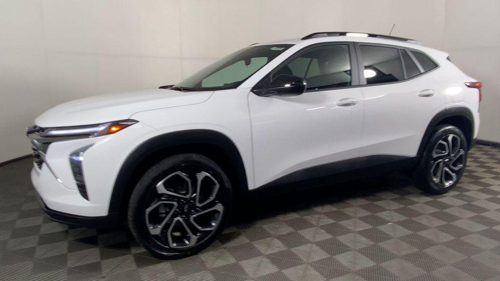 new 2025 Chevrolet Trax car, priced at $26,892