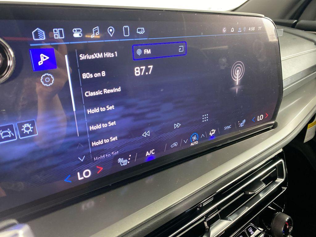 new 2025 Chevrolet Traverse car, priced at $42,545