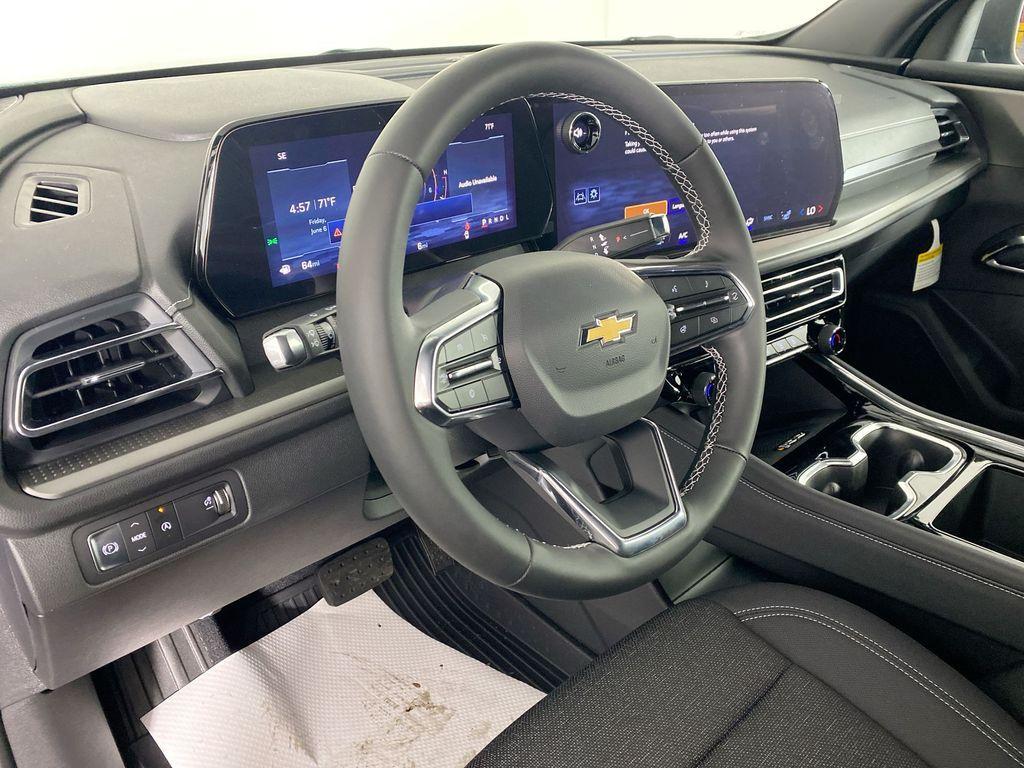 new 2025 Chevrolet Traverse car, priced at $42,545