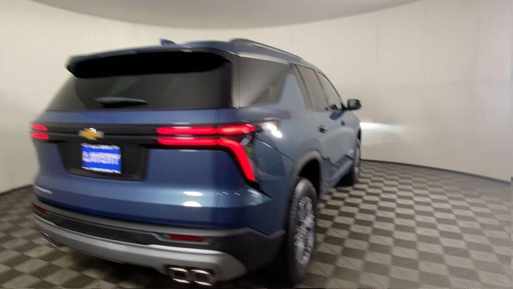 new 2025 Chevrolet Traverse car, priced at $42,545