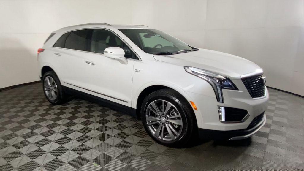 new 2025 Cadillac XT5 car, priced at $54,540