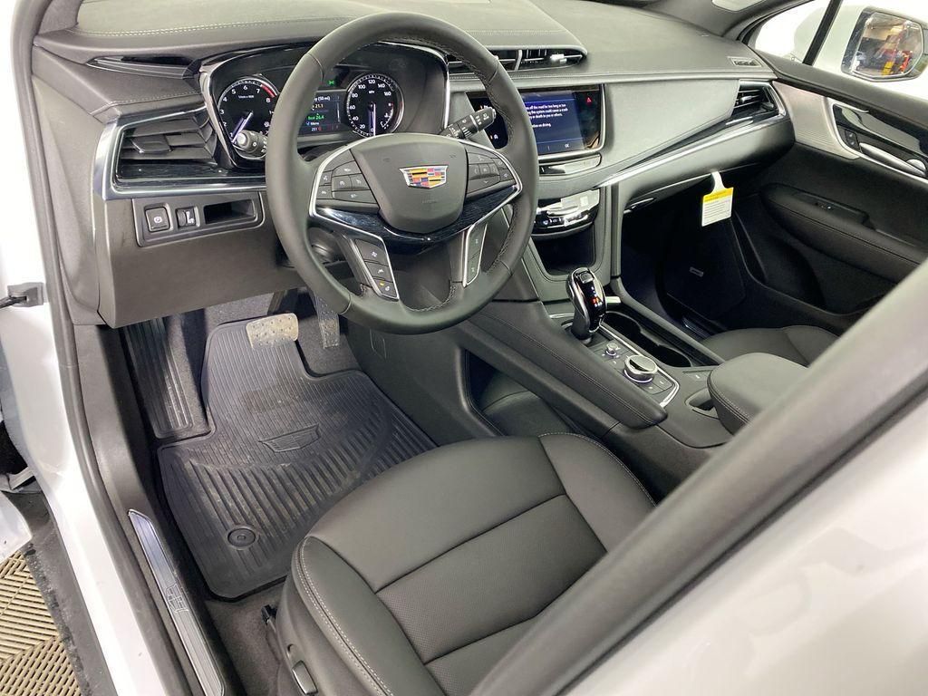 new 2025 Cadillac XT5 car, priced at $54,540