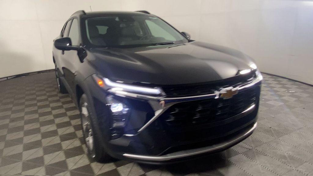 new 2025 Chevrolet Trax car, priced at $26,454