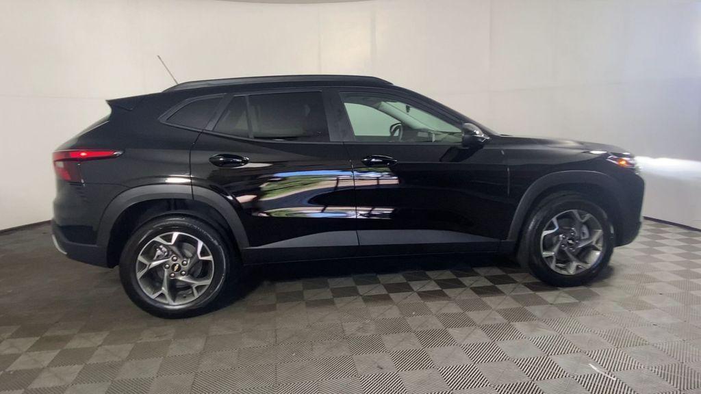new 2025 Chevrolet Trax car, priced at $26,454