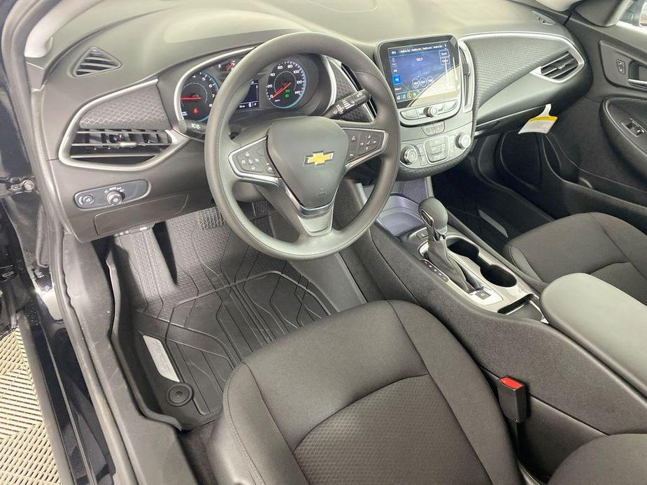 new 2025 Chevrolet Malibu car, priced at $27,320