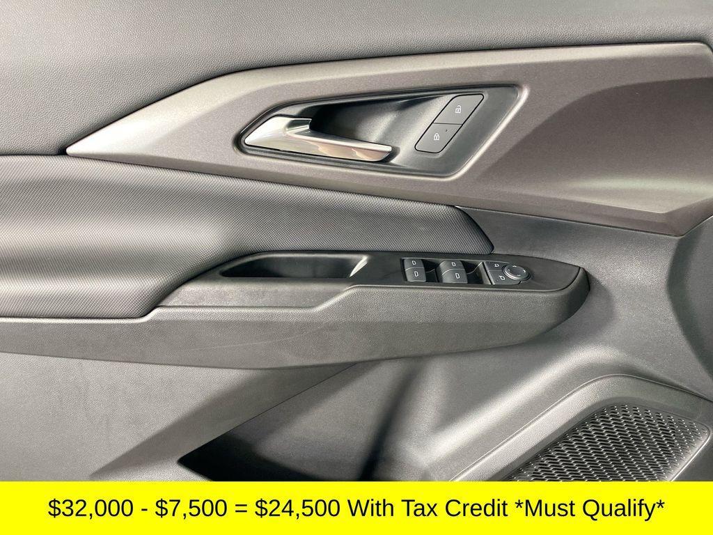 used 2025 Chevrolet Equinox EV car, priced at $24,500